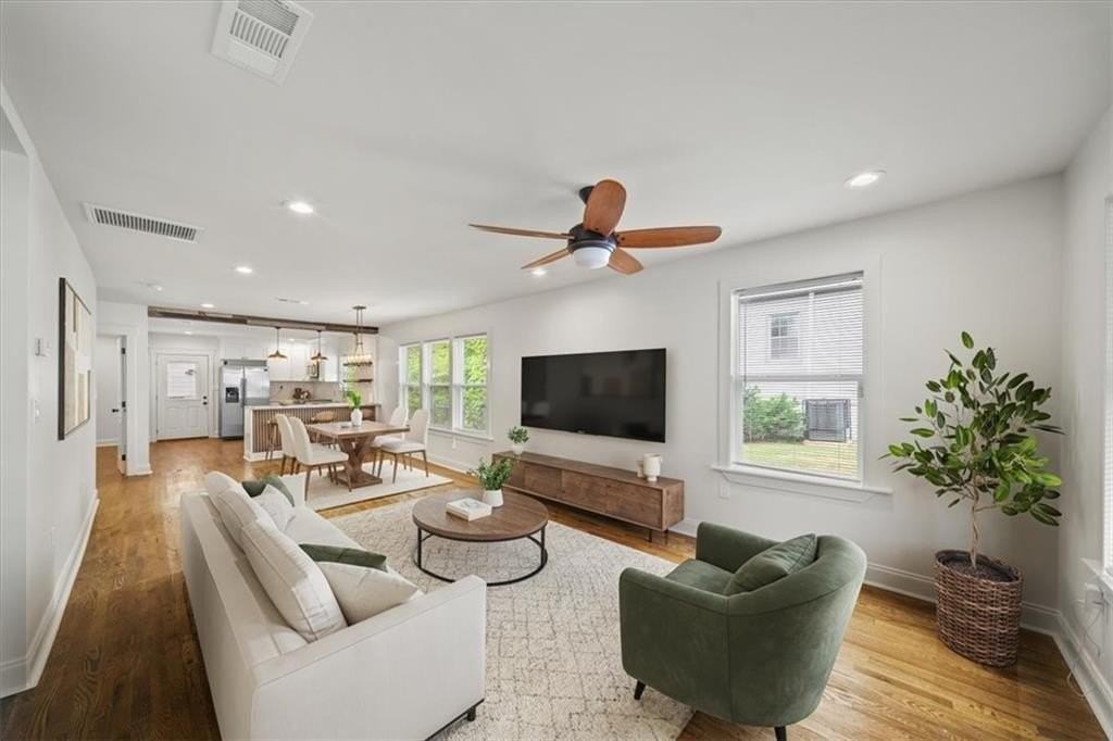 1060 Regent St Sw - Photo 2 of 39