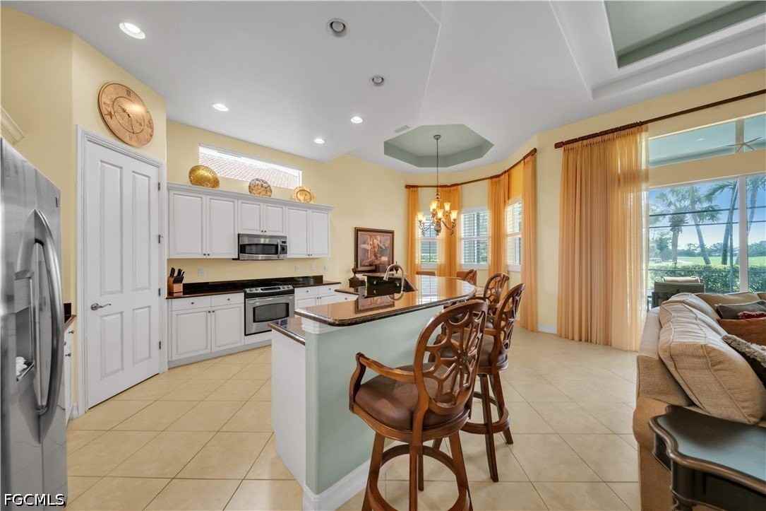 7672 Sussex Ct - Photo 7 of 23