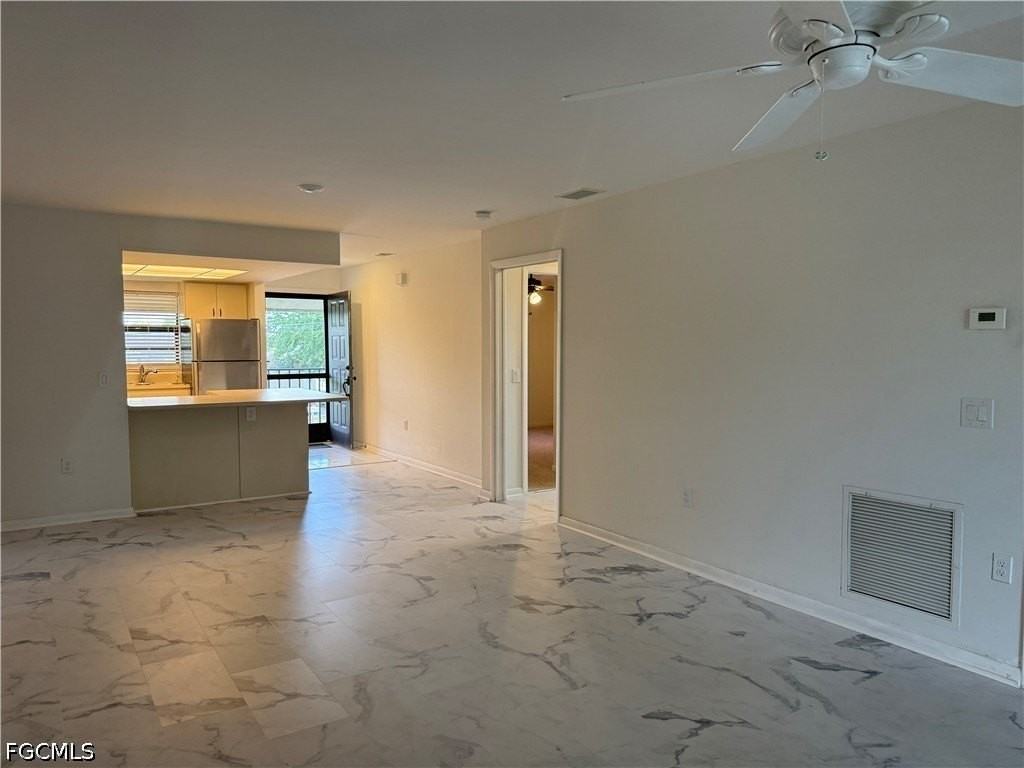 642 Se 13th Pl #5 - Photo 4 of 14