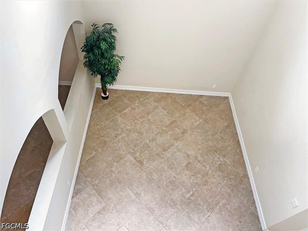 10257 S Silver Palm Dr - Photo 4 of 19