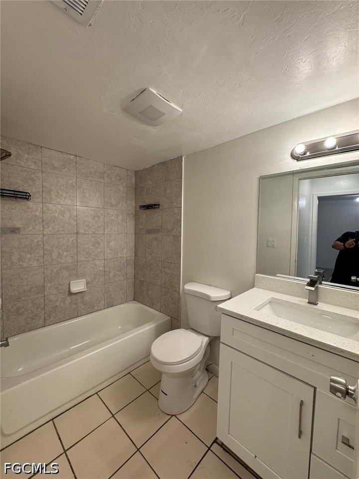 2201 E 5th St #23 - Photo 4 of 12