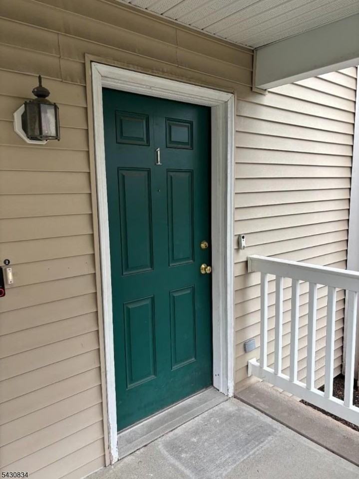 179 Roseland Ave #1 - Photo 4 of 29