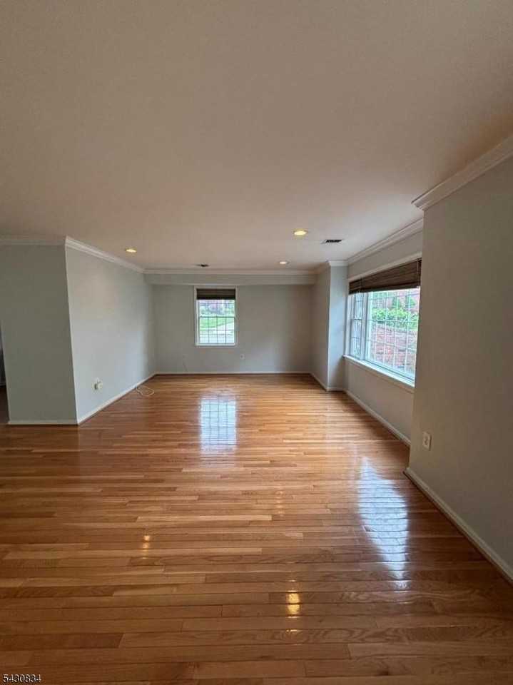 179 Roseland Ave #1 - Photo 5 of 29