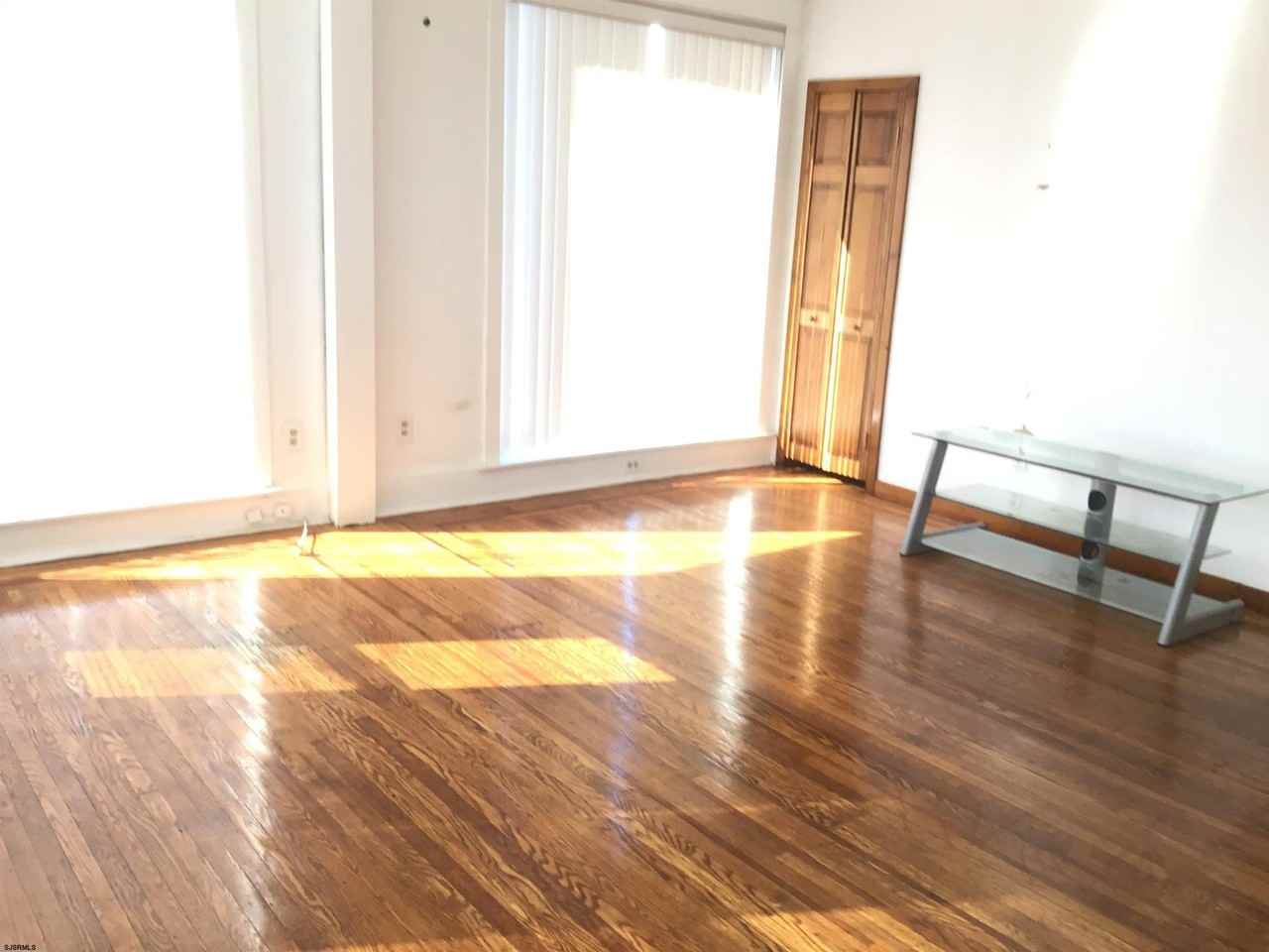 123 N Cornwall Ave #2ndFL - Photo 4 of 10