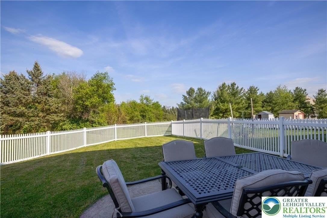 1603 Greystone Cir - Photo 2 of 29