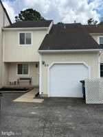 featured image of 20 Queen Anne Ct
