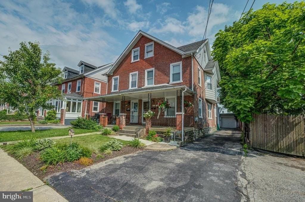 231 Edgemont Ave - Photo 2 of 20