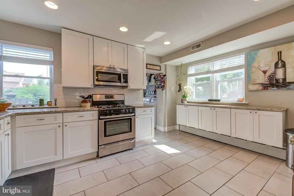 231 Edgemont Ave - Photo 4 of 20