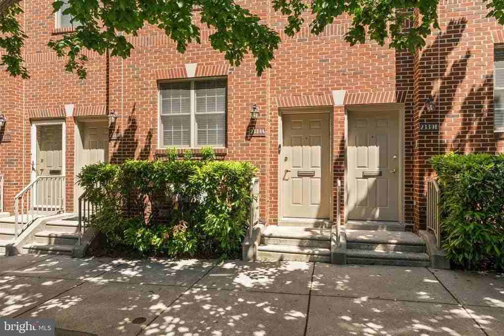 2339 Wallace St #A - Photo 2 of 34