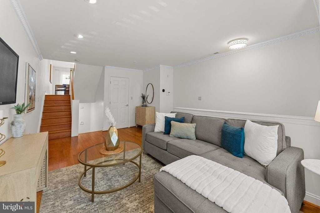 2339 Wallace St #A - Photo 7 of 34