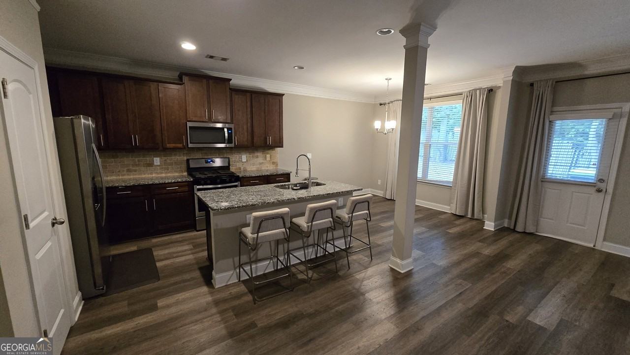 600 Sprayberry Dr - Photo 2 of 17