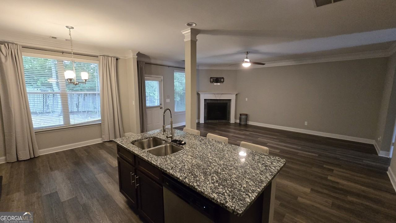 600 Sprayberry Dr - Photo 4 of 17