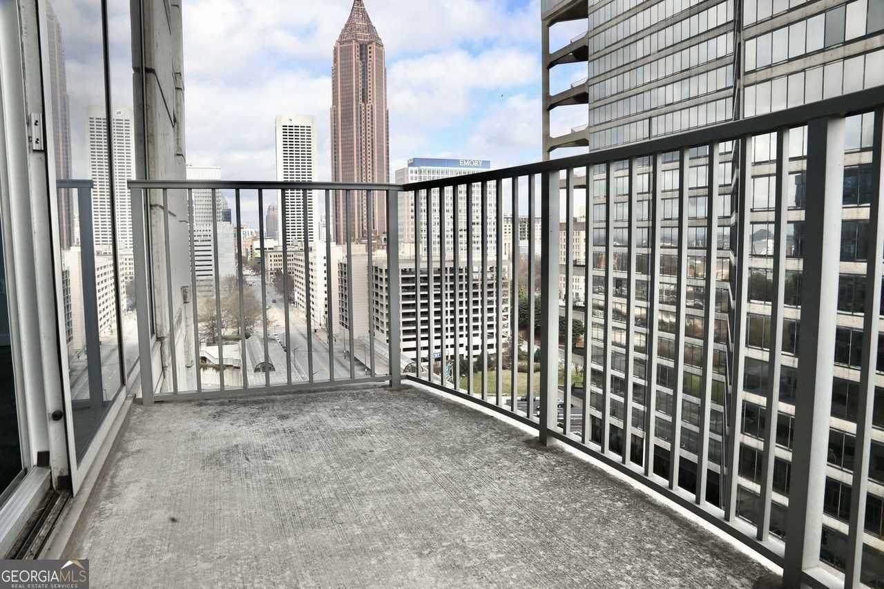400 W Peachtree St Nw #1412 - Photo 2 of 15
