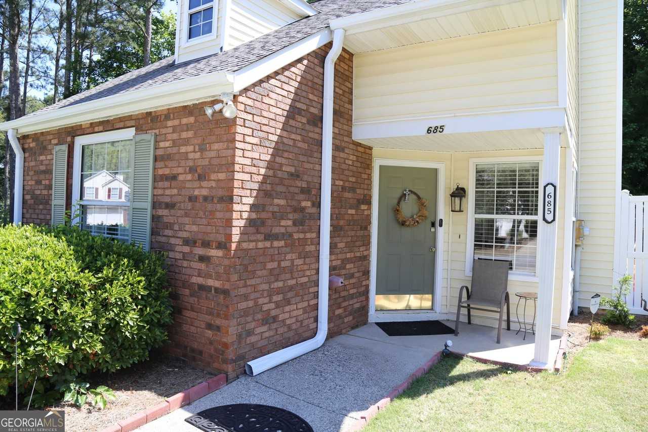 685 Crossbridge Aly - Photo 2 of 17