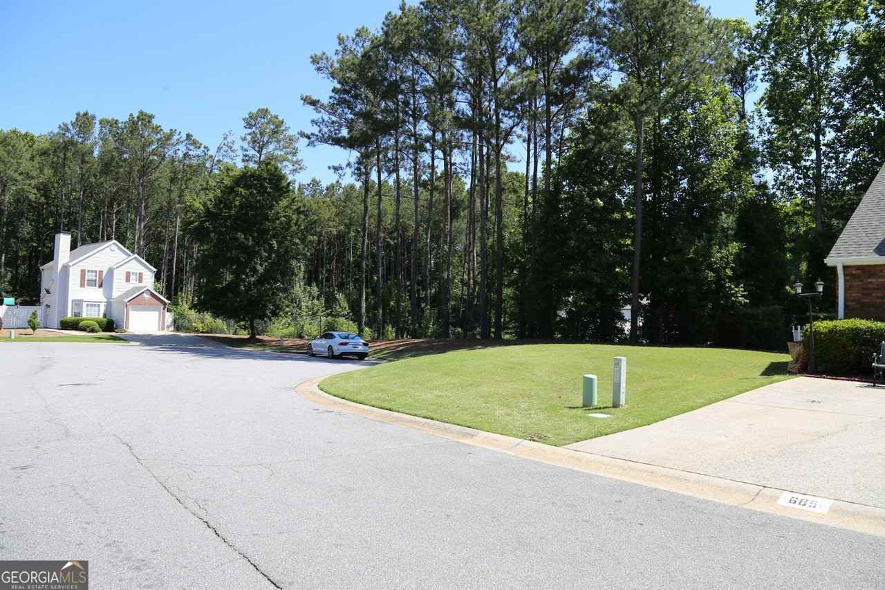 685 Crossbridge Aly - Photo 3 of 17