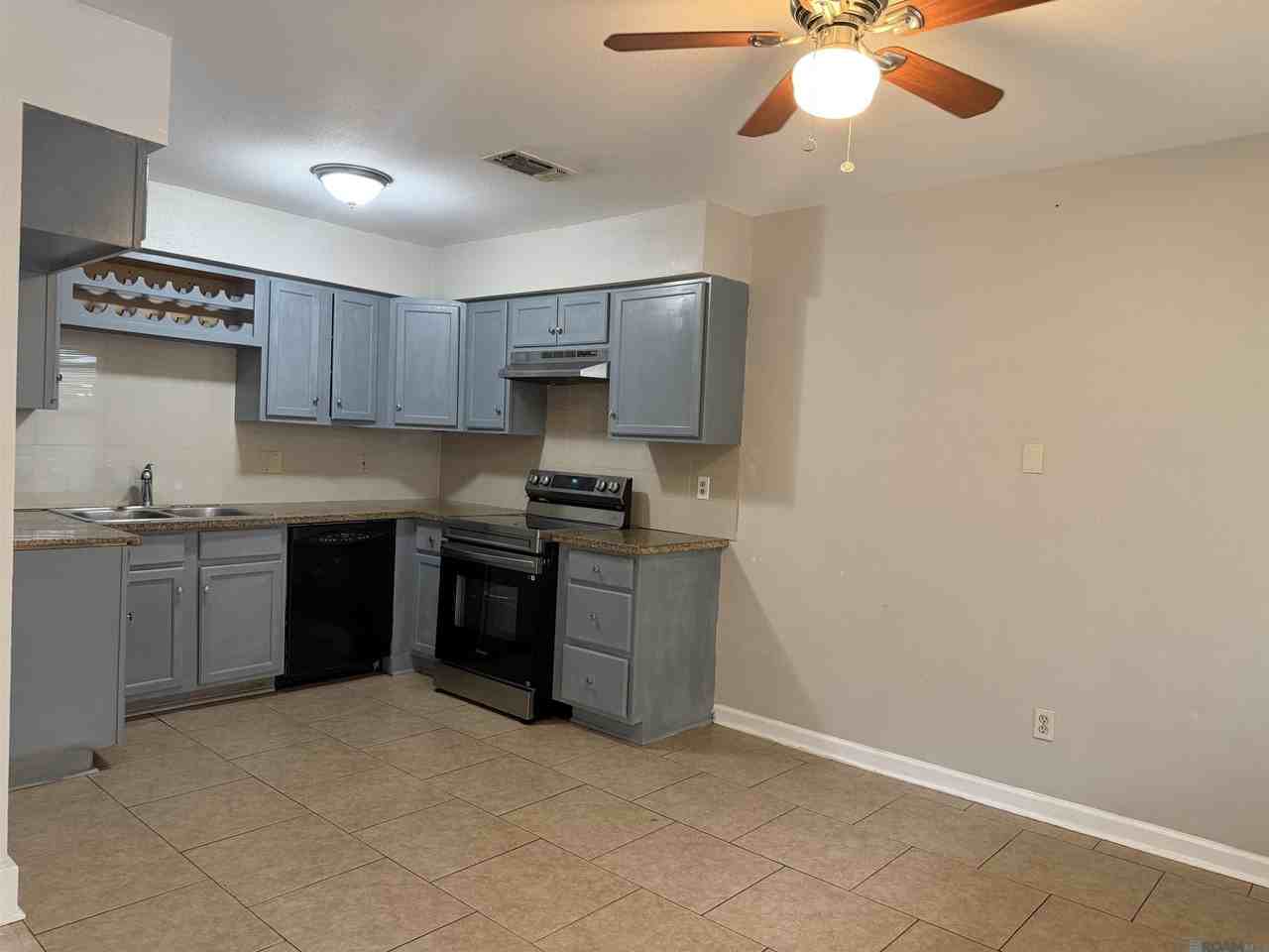 2723 Tifton St - Photo 5 of 12