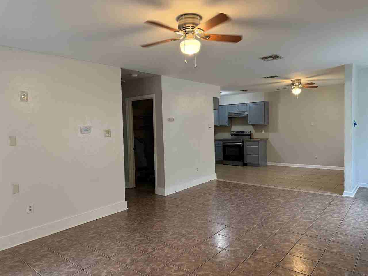 2723 Tifton St - Photo 6 of 12