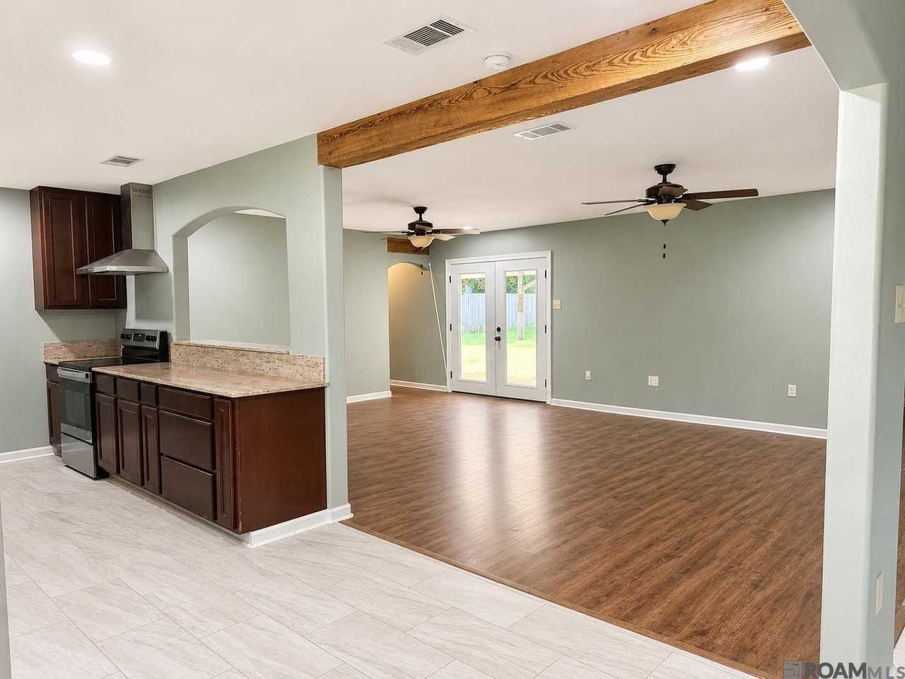 431 Gloria Dr - Photo 5 of 11