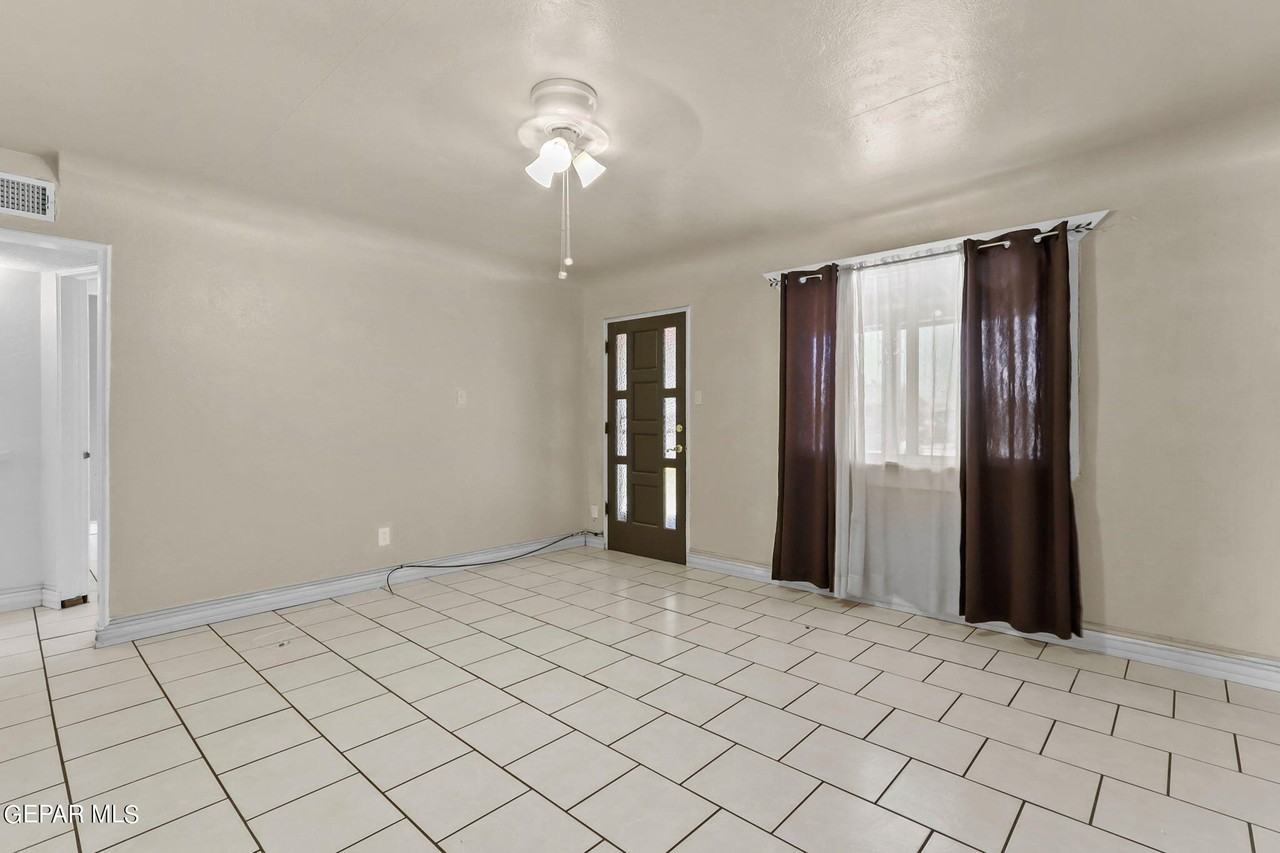 7707 Parral Dr - Photo 2 of 21