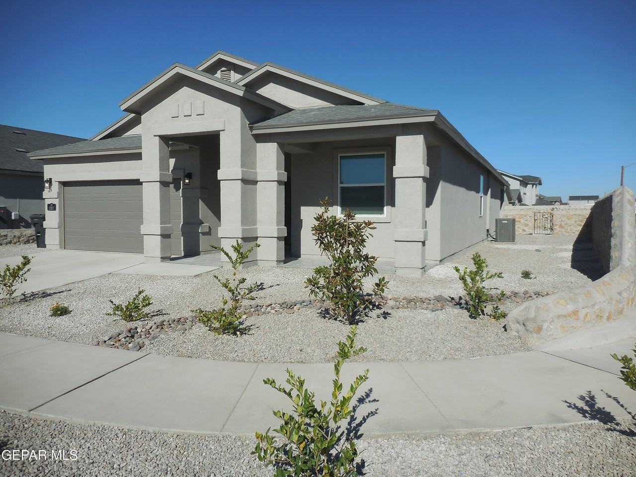 12817 Giovanni Grajeda Ave - Photo 3 of 36