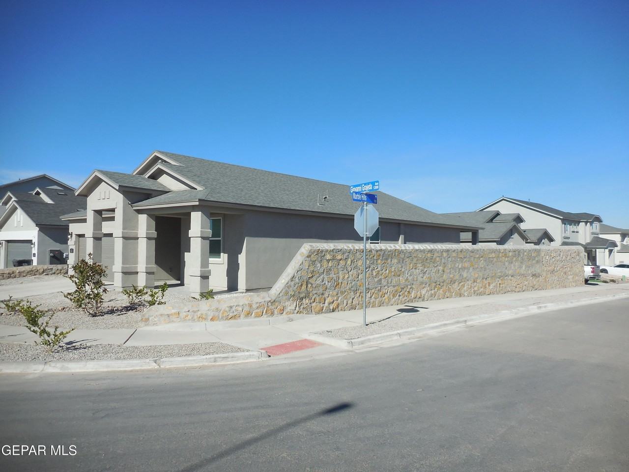 12817 Giovanni Grajeda Ave - Photo 4 of 36