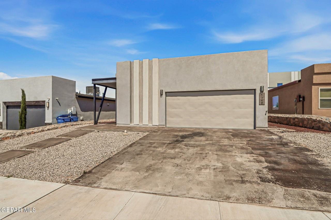 125 Via Rojas Dr - Photo 2 of 41