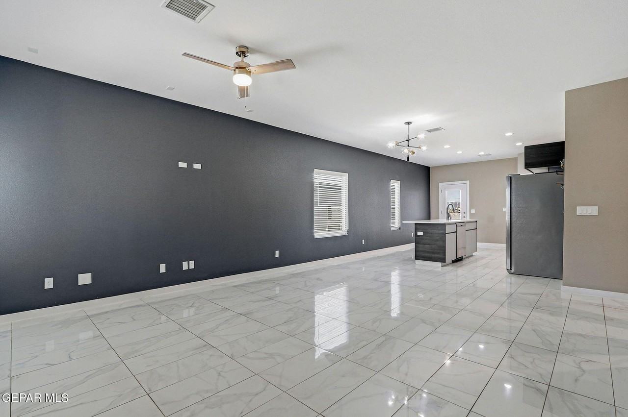 125 Via Rojas Dr - Photo 5 of 41