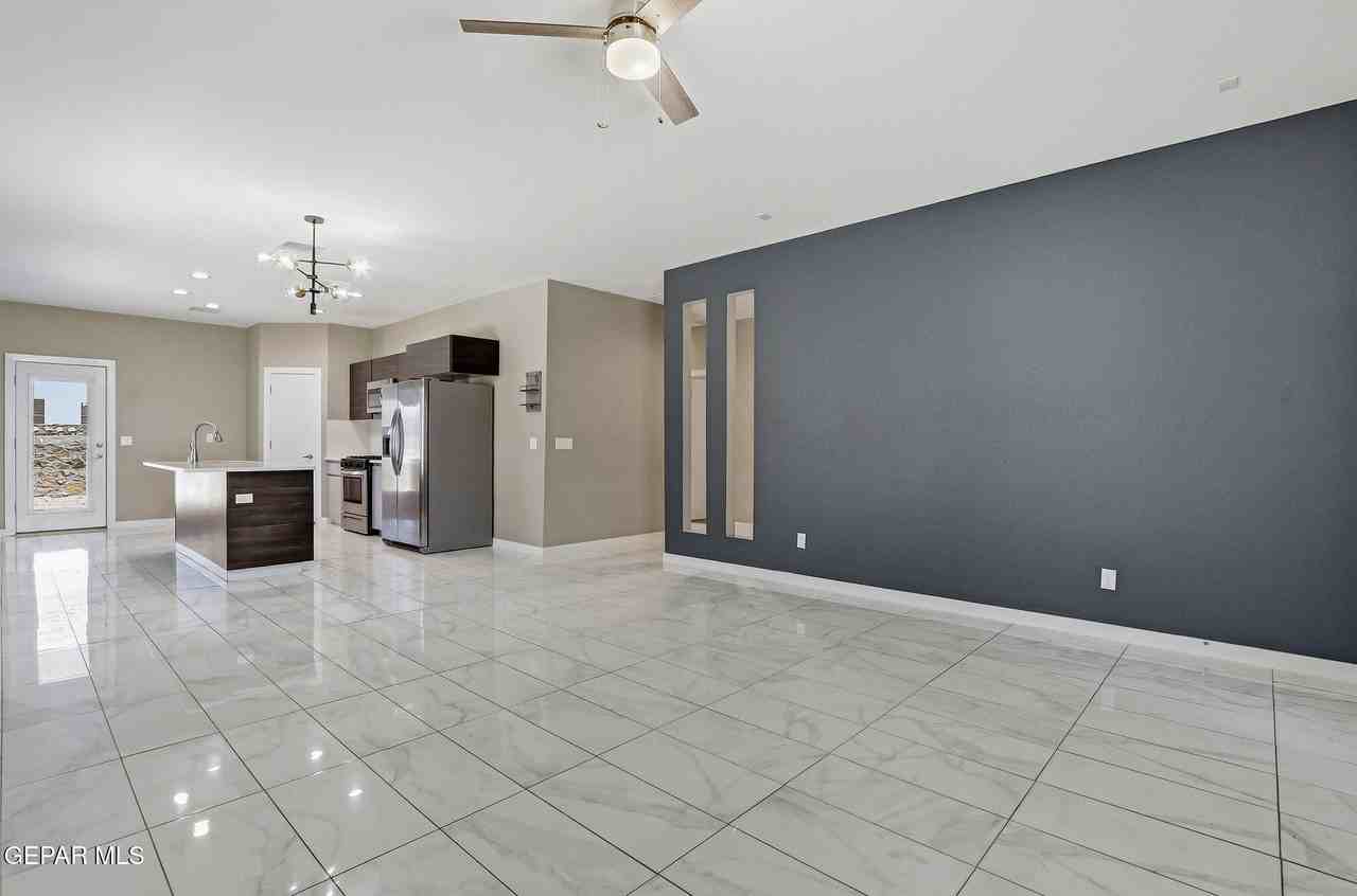 125 Via Rojas Dr - Photo 6 of 41