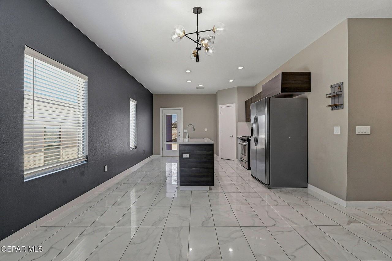 125 Via Rojas Dr - Photo 7 of 41