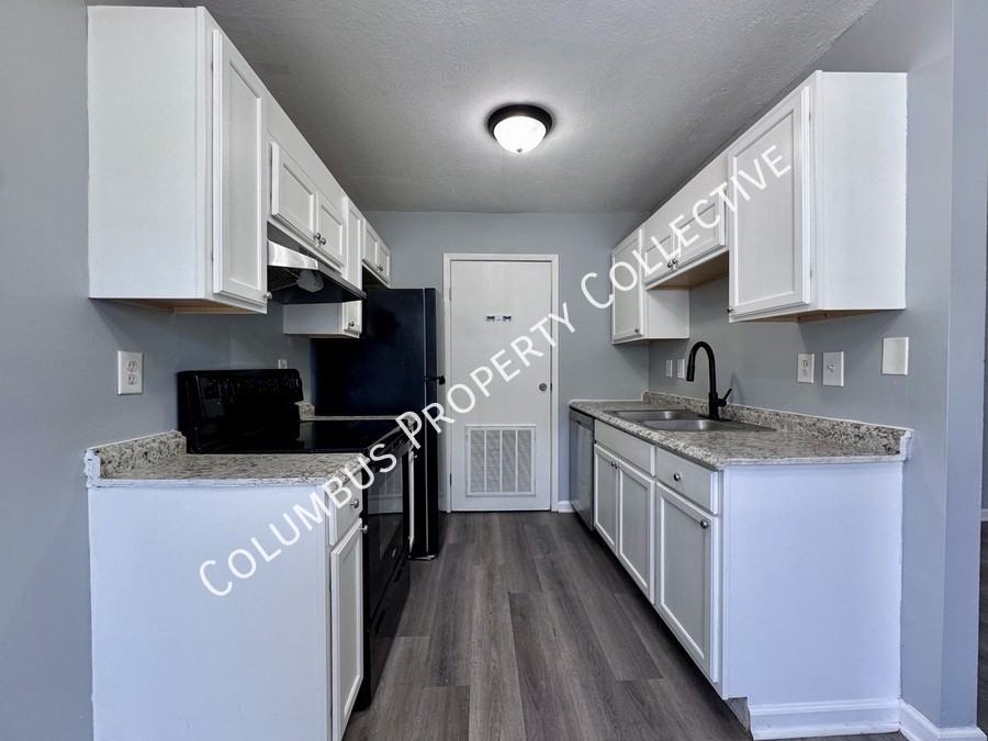 3287 E Mound St - Photo 2 of 9