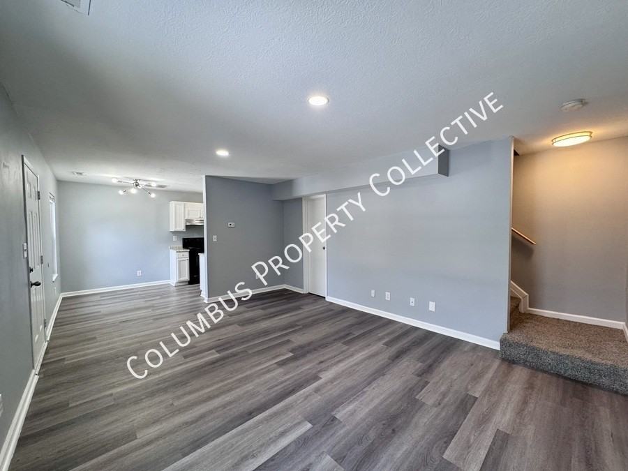 3287 E Mound St - Photo 5 of 9