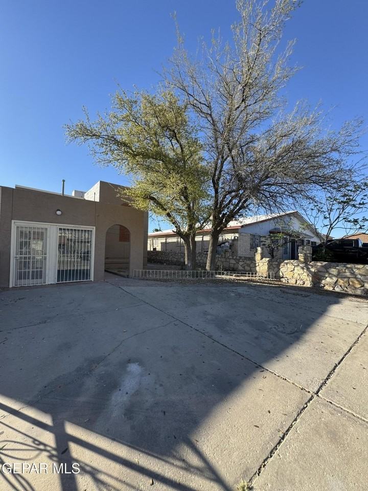 943 Montera Rd - Photo 3 of 18