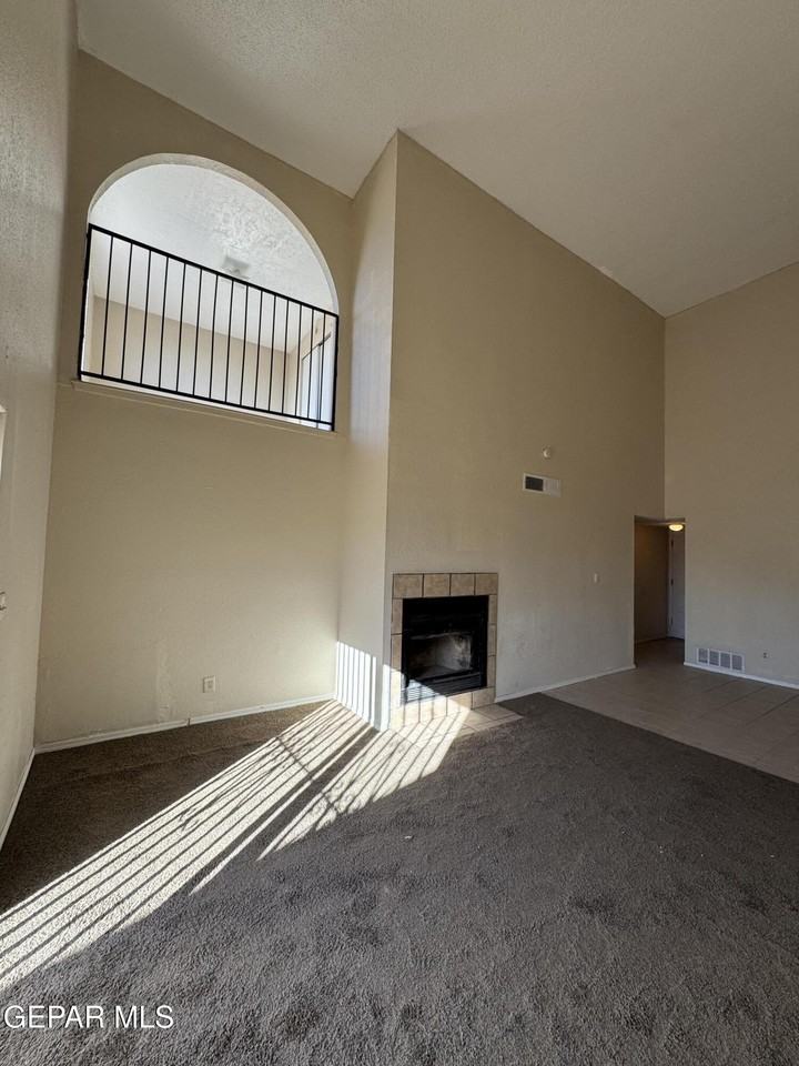 943 Montera Rd - Photo 6 of 18