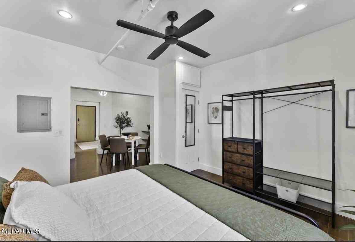 518 W San Antonio Ave #11 - Photo 5 of 9