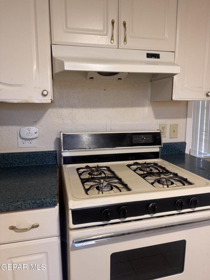 386 Mccune Rd #B - Photo 7 of 24