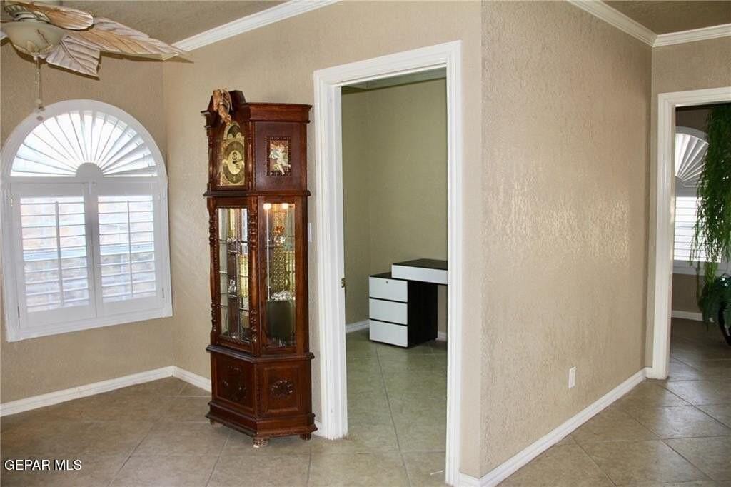 7409 Edgemere Blvd - Photo 4 of 50