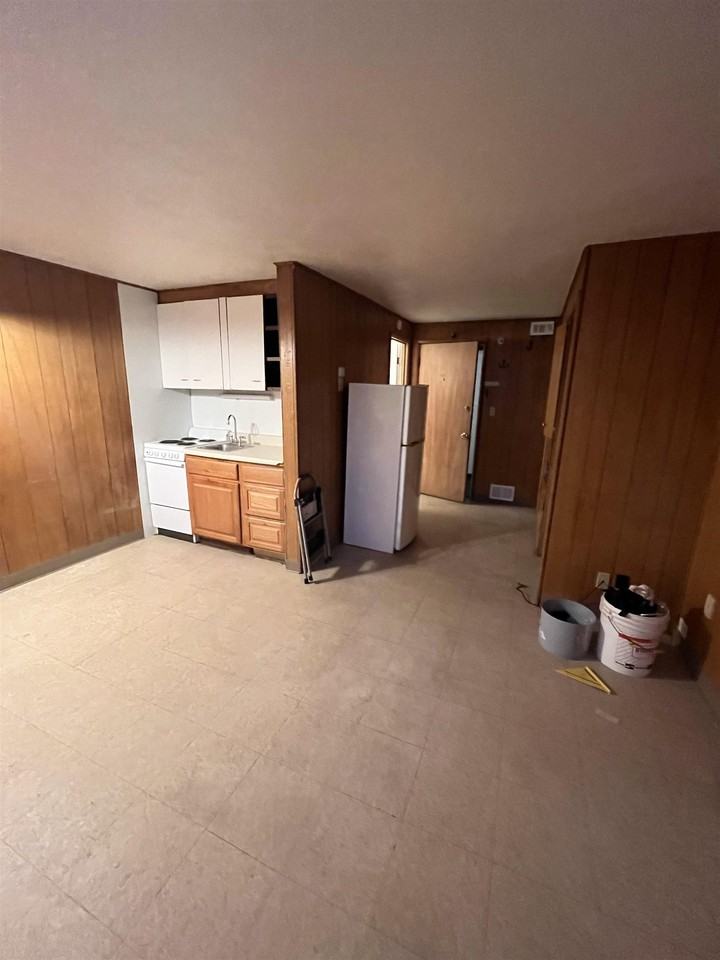 1902 Mary Ann St - Photo 3 of 5