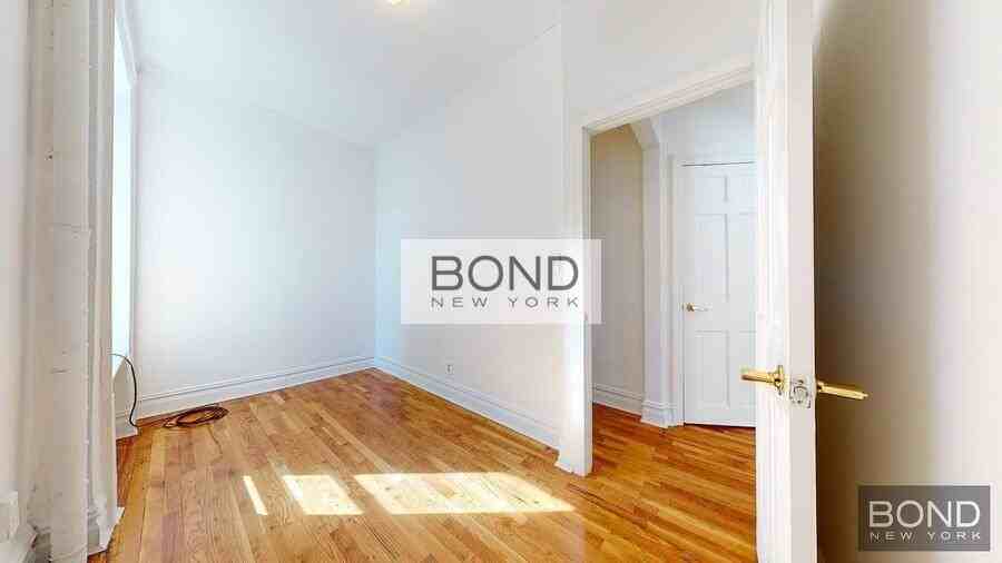 1443 York Ave #E - Photo 6 of 8