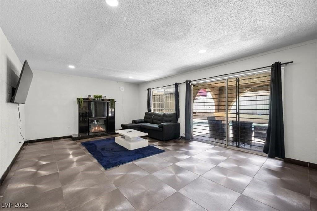 2571 Vegas Valley Dr - Photo 4 of 50