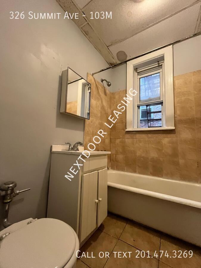 326 Summit Ave #103M - Photo 3 of 6