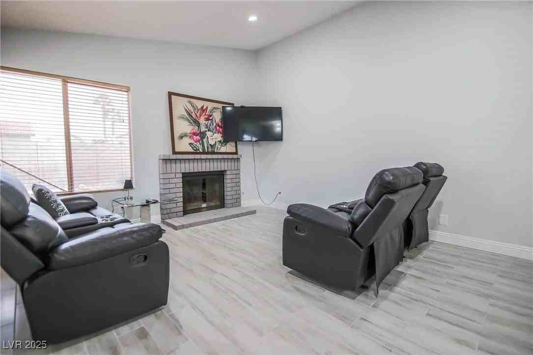 7399 Topeka Dr - Photo 4 of 29