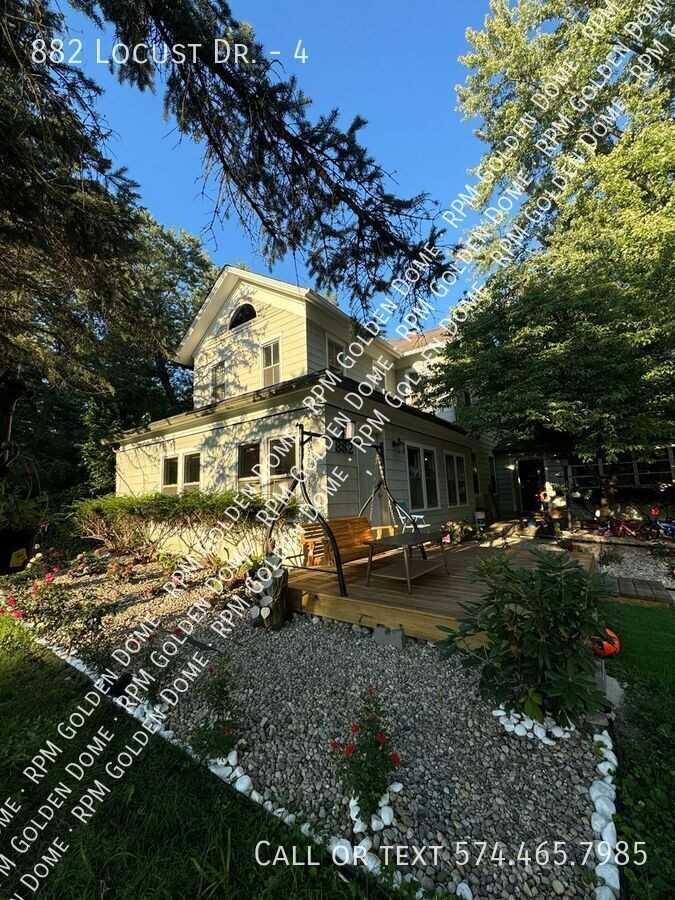 882 Locust Dr #4