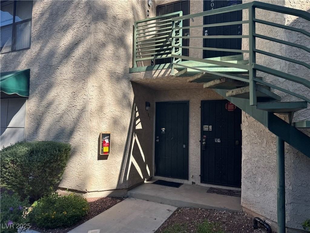 520 Elm Dr #103 - Photo 3 of 7