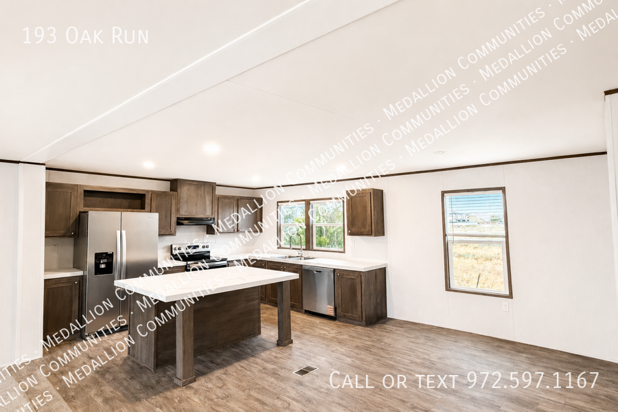 193 Oak Run - Photo 3 of 10