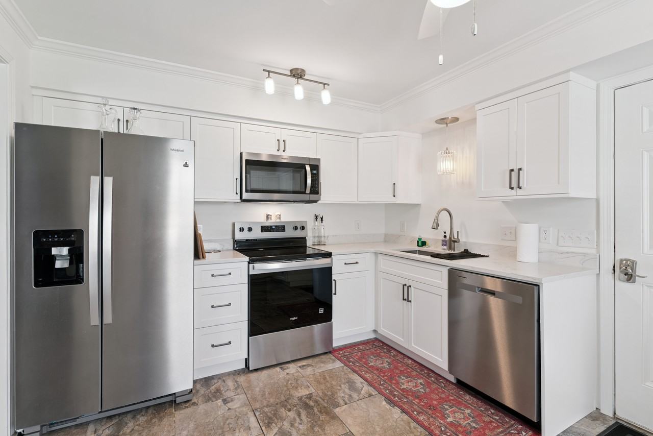 111 Thompson Cv - Photo 4 of 18