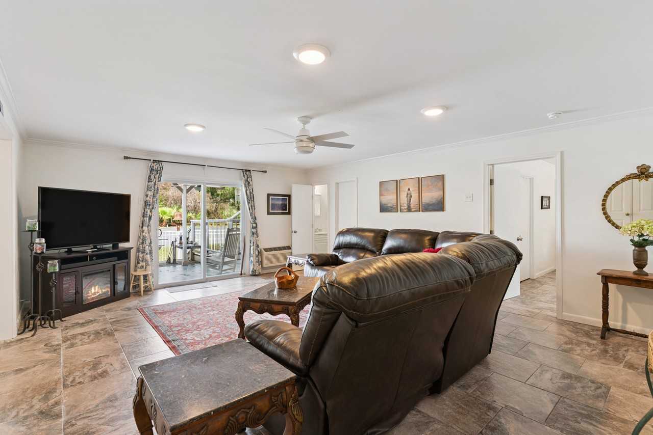 111 Thompson Cv - Photo 5 of 18