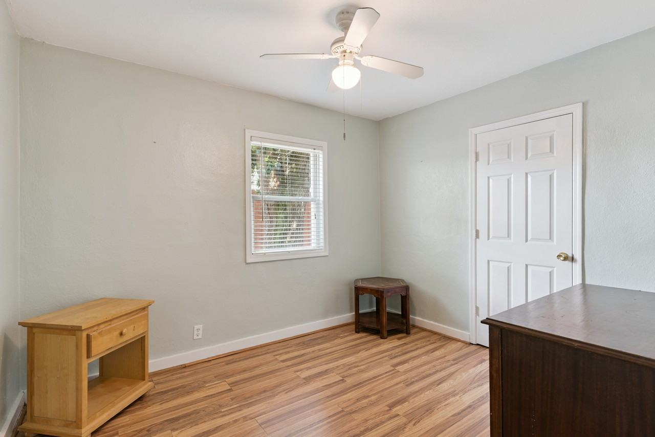 324 Pine St - Photo 7 of 15
