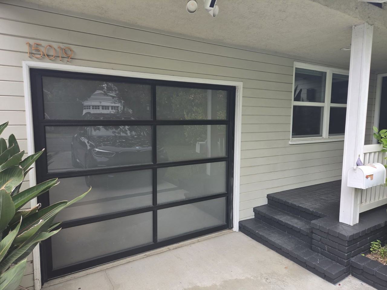 15019 Otsego St - Photo 2 of 32