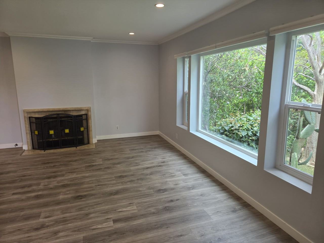 15019 Otsego St - Photo 5 of 32
