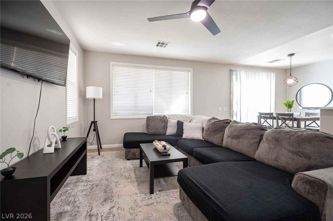 641 Solitude Point Ave - Photo 4 of 50